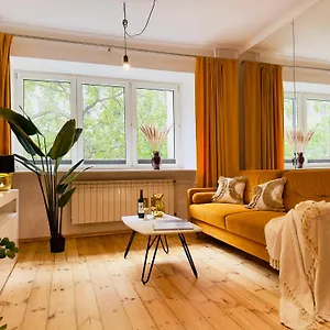 Luxury 4-bedroom In Centre - Self-check In & Fast Wifi Warszawa